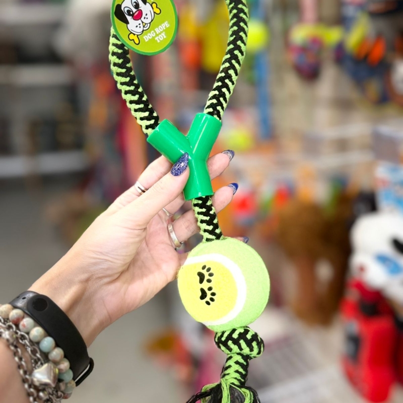 SOGA MANIJA CON PELOTA TENIS